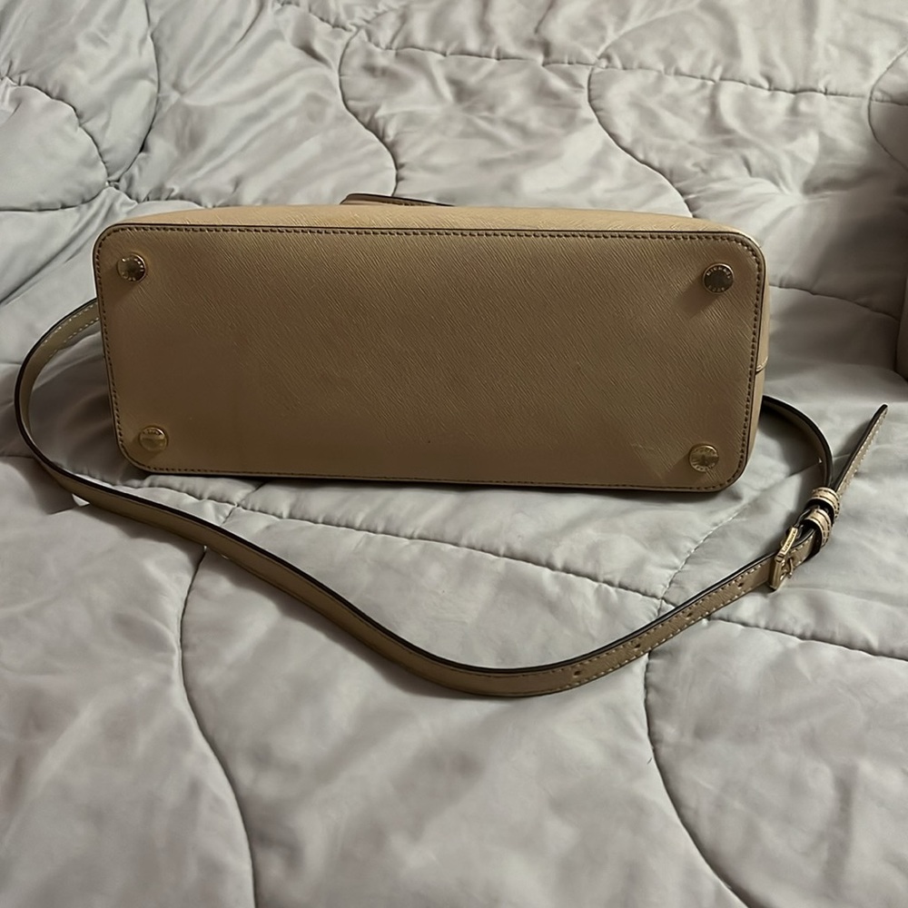 Gently Used, In Great Condition. - image 2